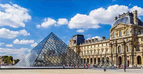 paris te bulunan ünlü sanat müzesi adı